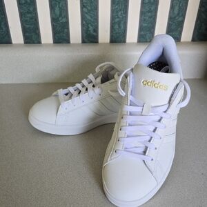 Adidas White Sneakers Court 2 Size 8